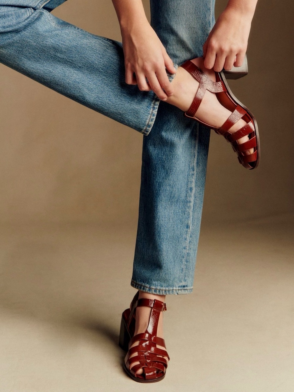 Sézane Florie Sandals- Brown Leather T-Strap Block Heel Sandals - Picture 4 of 8
